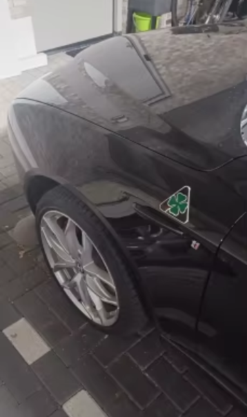 Alfa Romeo SUPER SPORT emblems