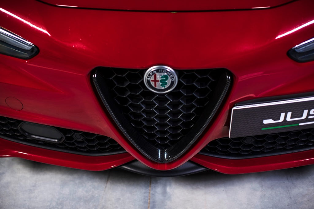 Carbon fiber V scudetto for Alfa Romeo GIULIA
