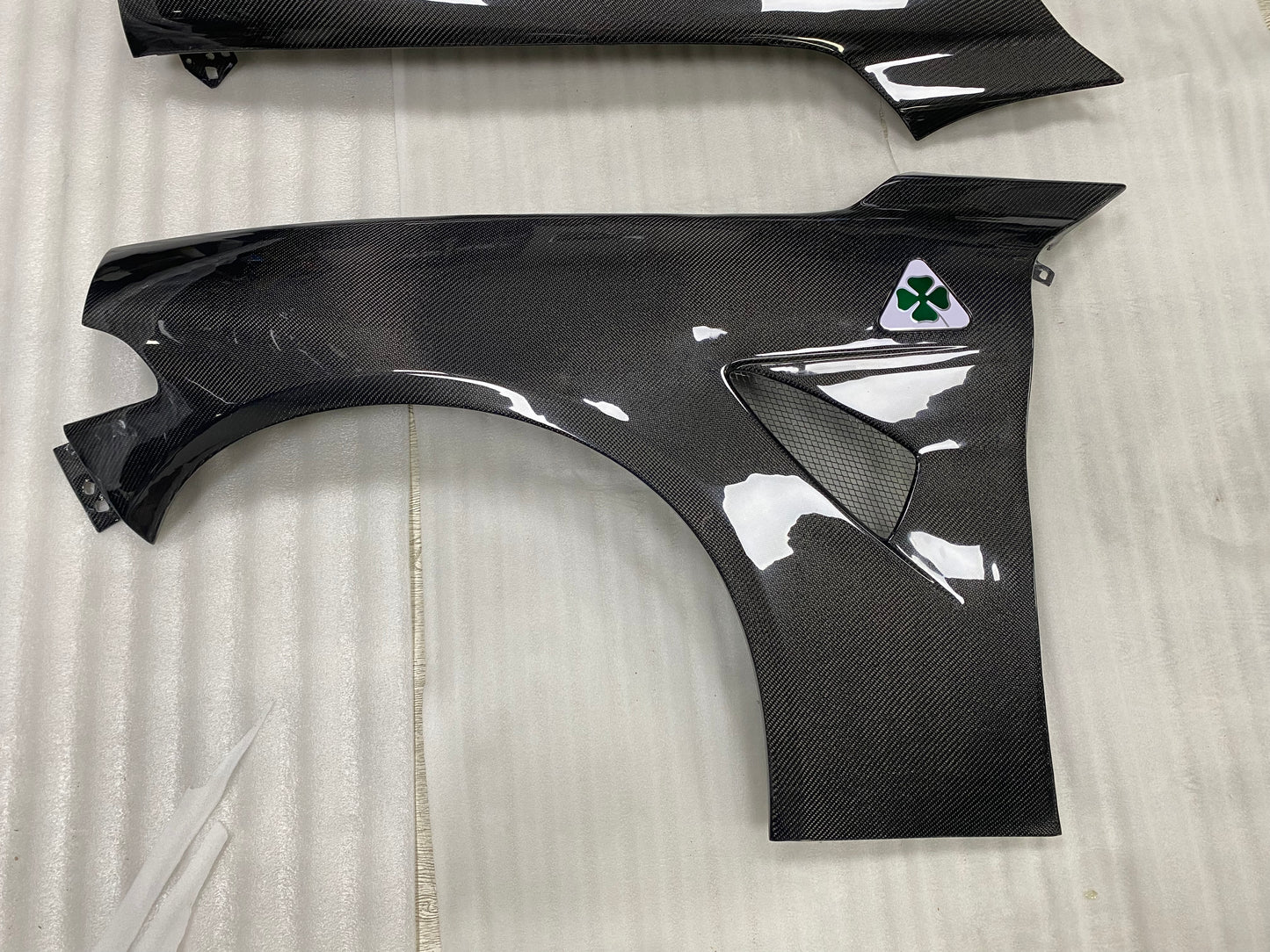 Carbon fiber GTAm fenders for Alfa Romeo GIULIA