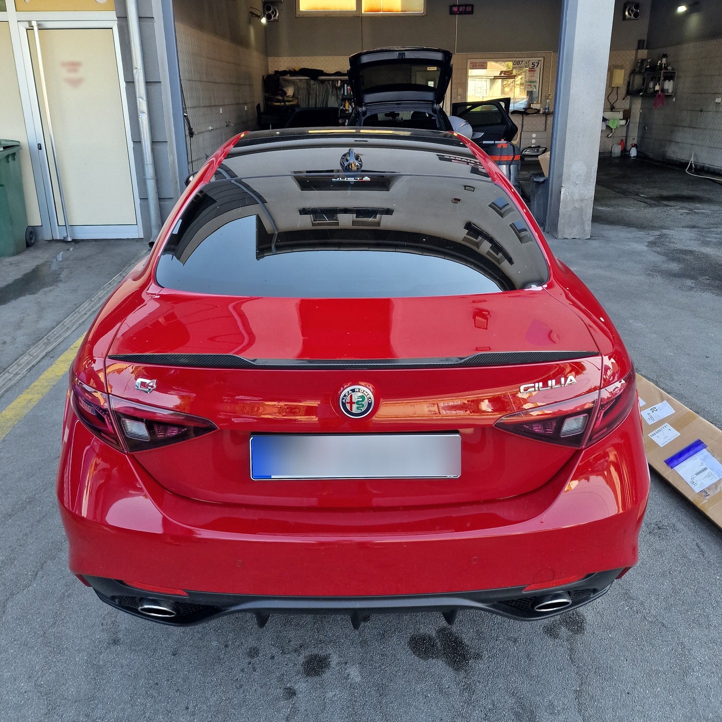 Carbon fiber rear spoiler for Alfa Romeo GIULIA