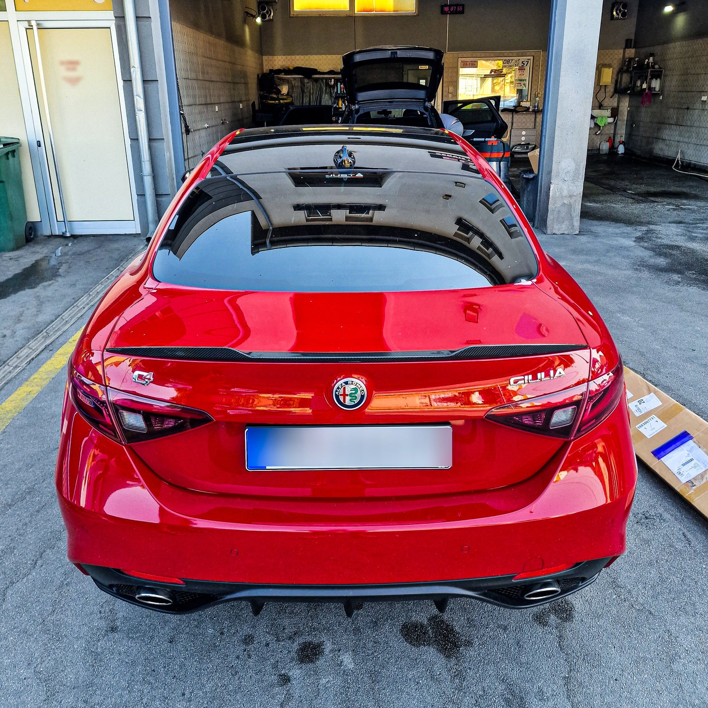 Carbon fiber rear spoiler for Alfa Romeo GIULIA