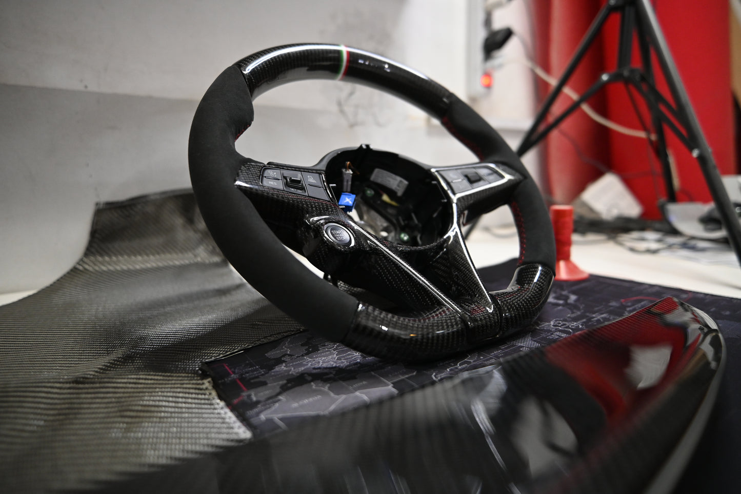 Carbon fiber steering wheel for GIULIA, STELVIO - 4